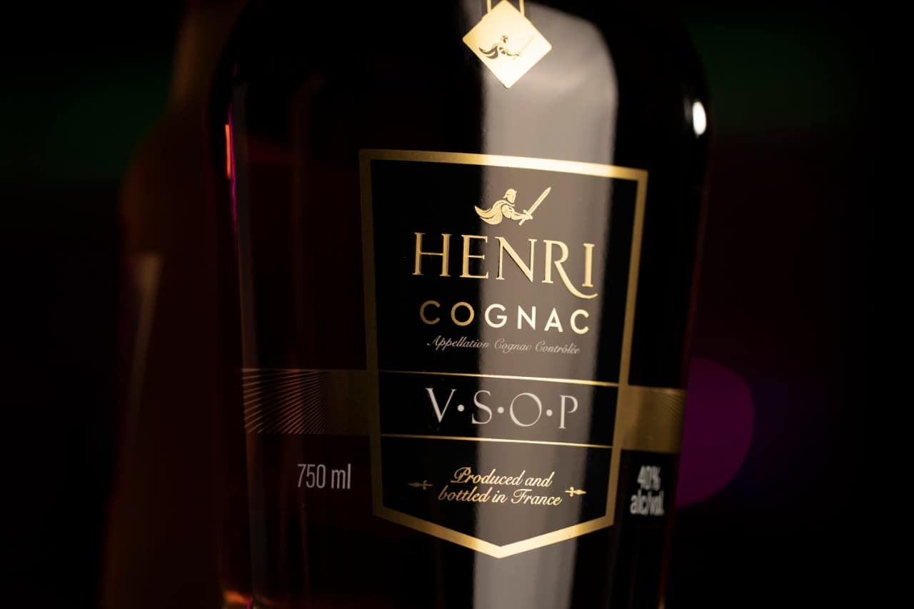 Plural Design - Packaging design - Henri Cognac VSOP 1